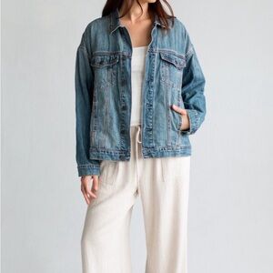 Carly Jean Los Angeles medium wash Denim Jacket